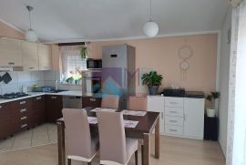 LIŽNJAN, stan 65m2, 2SS+DB,pogled more,parking,spremište,namješteno, Ližnjan, Apartamento