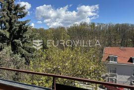 Vinogradska obiteljska kuća, Zagreb, House