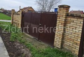 Belegiš, centar kuća 228m2 plac 13 ari, Stara Pazova, Casa