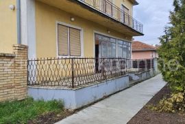 Belegiš, centar kuća 228m2 plac 13 ari, Stara Pazova, Casa