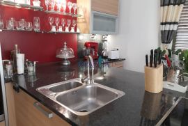 Labin, centar - vrhunski novouređeni stan (penthouse), Labin, Appartamento