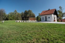 TOUNJ - Kuća s bazenom okružena prirodom, Tounj, House