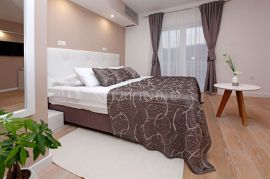 HOTEL, PRODAJA, KORČULA, 613 m2, 8-soban + 6 VPM, Vela Luka, Коммерческая недвижимость