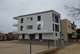 Poreč, fantastičan stan u prizemlju 500 m od mora!, Poreč, Apartamento