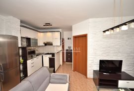 Vodice - apartman  u prizemlju , 44,76m2 , 700 m od centra, Vodice, Flat