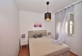 Vodice - apartman  u prizemlju , 44,76m2 , 700 m od centra, Vodice, Flat