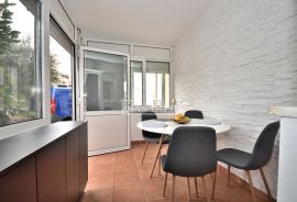 Vodice - apartman  u prizemlju , 44,76m2 , 700 m od centra, Vodice, Flat