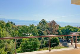 OPATIJA, LOVRAN - vrhunski stan spreman za uređenje s panoramskim pogledom i blizu mora, Lovran, Appartment