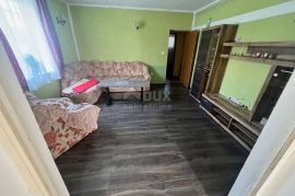 KRK (OKOLICA) - Prizemna etaža kuće (2 apartmana) sa vrtom, Krk, Appartment