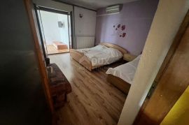 KRK (OKOLICA) - Prizemna etaža kuće (2 apartmana) sa vrtom, Krk, Appartment