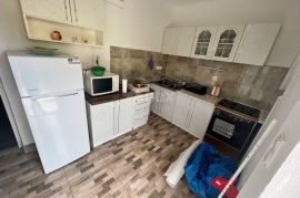 KRK (OKOLICA) - Prizemna etaža kuće (2 apartmana) sa vrtom, Krk, Appartment