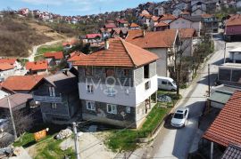 Kuća na tri etaže 255m2, Briješće, Sarajevo Novi Grad, Casa