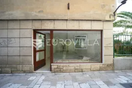 Zadar, Centar, poslovni prostor površine 70m2 na atraktivnoj lokaciji, Zadar, Gewerbeimmobilie