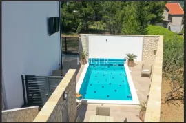 Zadar,Novigrad - Vila s grijanim bazenom i dva apartmana uz more, Novigrad, Famiglia