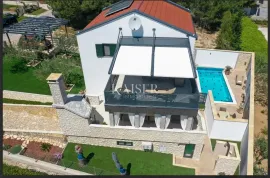 Zadar,Novigrad - Vila s grijanim bazenom i dva apartmana uz more, Novigrad, Σπίτι