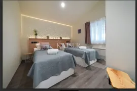 Zadar,Novigrad - Vila s grijanim bazenom i dva apartmana uz more, Novigrad, Famiglia