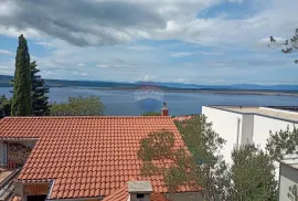 Dramalj, Crikvenica-  primorska autohtona kuća sa panoramskim pogledom na more, Crikvenica, Famiglia