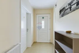 Opatija, Lovran -apartmanska kuća 450m2 sa 4 stana, Opatija - Okolica, House