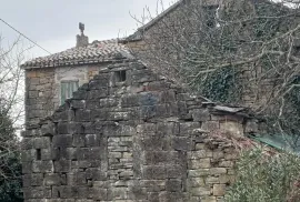 Istra, Momjan-okolica, autohtona kuća i građevinske parcele, Buje, Σπίτι