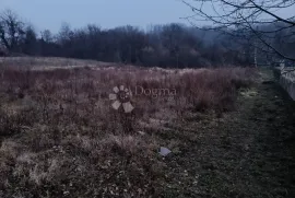 Poljoprivredno zemljište uz šumu, Zagreb, Land