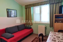 Pula-Štinjan Apartmanska kuća s pogledom na more, Pula, Maison