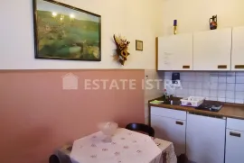 Pula-Štinjan Apartmanska kuća s pogledom na more, Pula, Maison