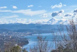 MATULJI - nezavršena kuća s velikim dvorištem, Matulji, Kuća