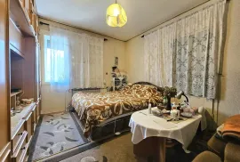 Zagreb, Donje Prekrižje samostojeća kuća s velikom okućnicom, Zagreb, Casa