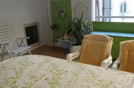 Istra, Pula stan u predivnoj venecijanskoj vili, Pula, Appartment