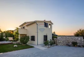 Istra, Kunj - Villa s bazenom i okućnicom od 2208 m2, Raša, Σπίτι