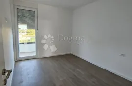 Trosobni stan, novogradnja, useljivo!, Zadar, Wohnung