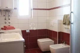 Umag okolica, prekrasna dvojna kuća 300 metara od mora!, Umag, Haus