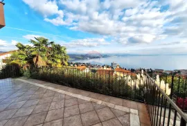 OPATIJA - dvosobni stan s terasom i garažom, Opatija, Apartamento