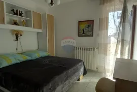 Pula, Veruda, stan u manjoj zgradi na 1.katu, Pula, Appartment