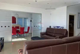 Rijeka, Rešetari, villa, 400 m2, 3 stana, Rijeka, Famiglia