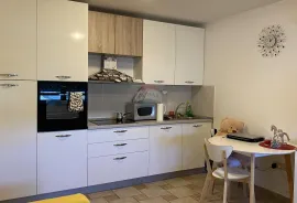 Rijeka, Rešetari, villa, 400 m2, 3 stana, Rijeka, Famiglia