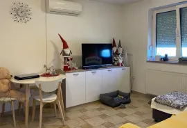 Rijeka, Rešetari, villa, 400 m2, 3 stana, Rijeka, Famiglia