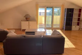 Rijeka, Rešetari, villa, 400 m2, 3 stana, Rijeka, Famiglia