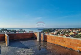 Rab, Banjol, stan 117m2 i 130m2 rooftop terasa!, Rab, Appartment