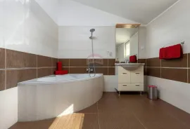 Istra, Medulin, Apartmanska kuća s 7 apartmana i bazenom, Medulin, Casa