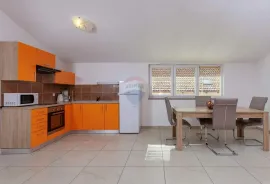 Istra, Medulin, Apartmanska kuća s 7 apartmana i bazenom, Medulin, Casa