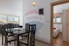 Istra, Medulin, Apartmanska kuća s 7 apartmana i bazenom, Medulin, Kuća