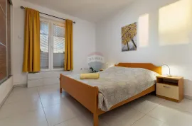 Istra, Medulin, Apartmanska kuća s 7 apartmana i bazenom, Medulin, Casa