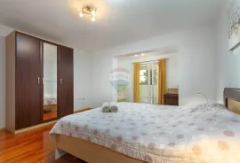 Istra, Medulin, Apartmanska kuća s 7 apartmana i bazenom, Medulin, Casa