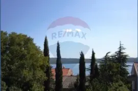 DRAMALJ,samostojeća kuća sa tri stana, Crikvenica, Maison