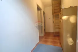 Lika,Brinje, kuća na parceli od 1230 m2, Brinje, Casa