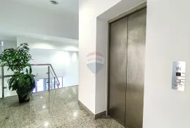 Zagreb, Savska cesta, roh bau poslovni prostor 316 m2+2 VPM, Zagreb, Commercial property