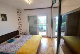 Crikvenica,Selce, Kuća s 3 apartmana i pogledom na more, Crikvenica, Ev