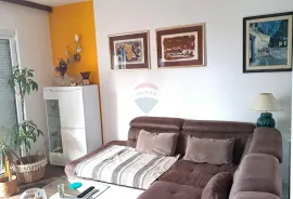 Crikvenica,Selce, Kuća s 3 apartmana i pogledom na more, Crikvenica, Ev