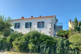 OTOK KRK,ŠILO-adaptirana kamena kuća, prvi red do mora, Dobrinj, House